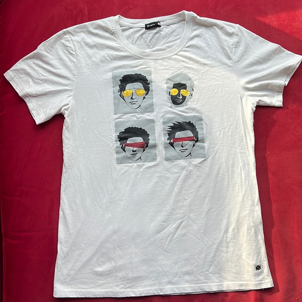 Oxygen T-shirt size L , used good condition.